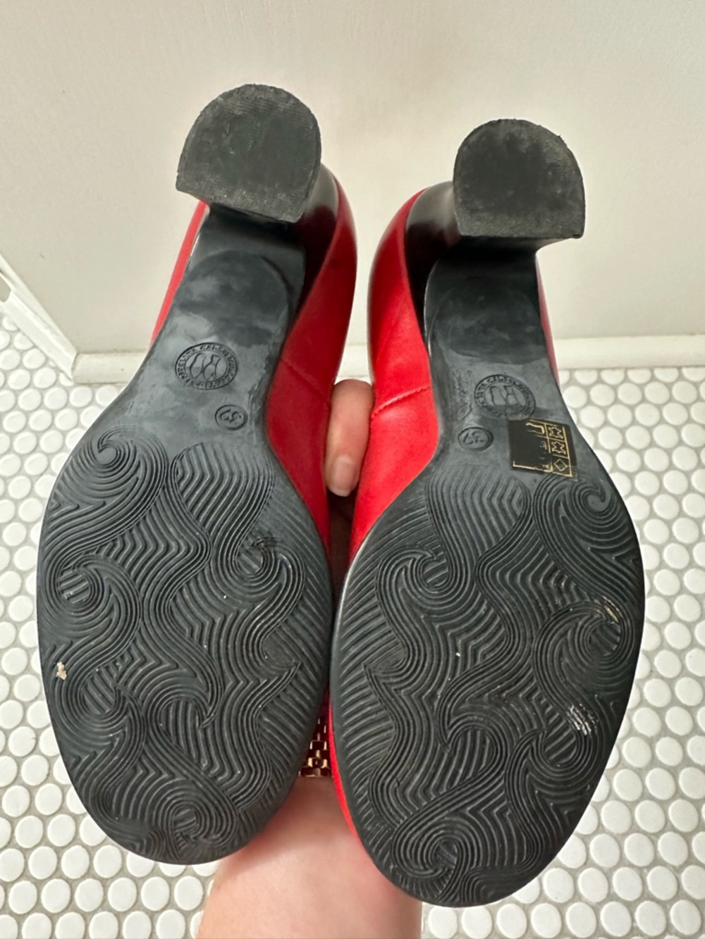 Italian Red Women's Round-Toe Heels 👠 - Picture 7 of 8